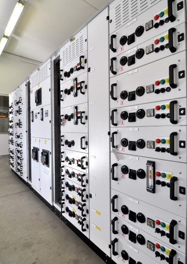 Tủ điều khiển